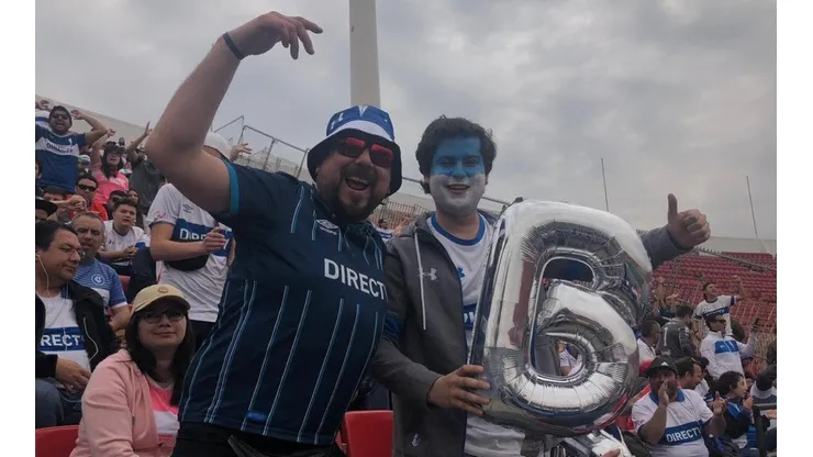 Hinchas de la UC en la previa del clásico.
