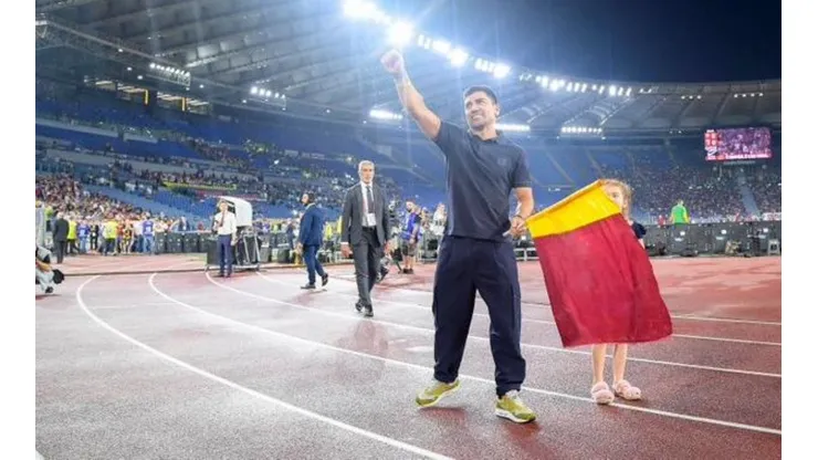David Pizarro es ovacionado tras sorpresiva aparición en partido de la Roma (Foto: Twitter Roma)