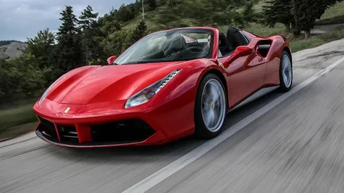 Así es la Ferrari 488 Spider de Arturo Vidal