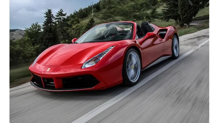 Así es la Ferrari 488 Spider de Arturo Vidal