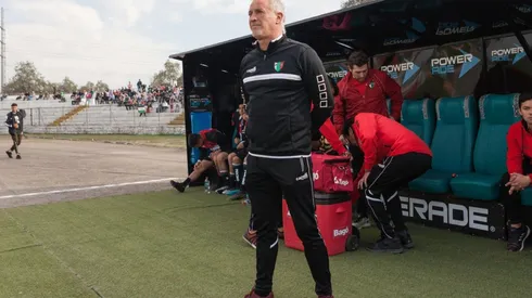 Ivo Basay felicitó a Esteban Paredes por su récord.