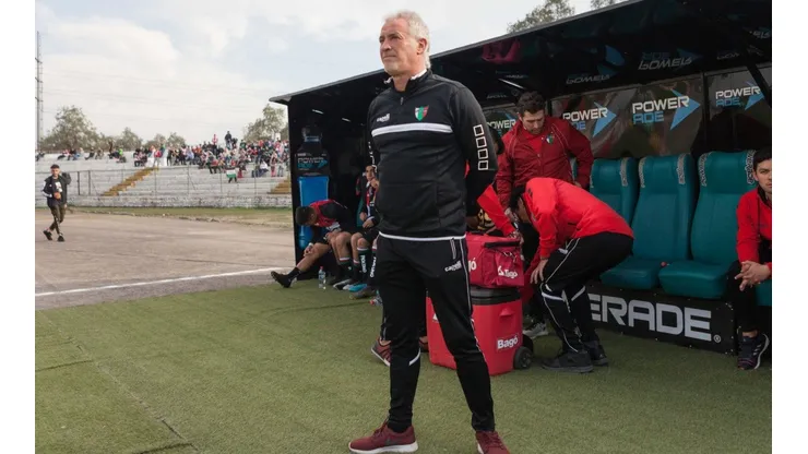 Ivo Basay felicitó a Esteban Paredes por su récord.