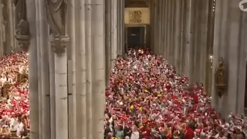 Los fanáticos del Colonia llenaron la catedral.
