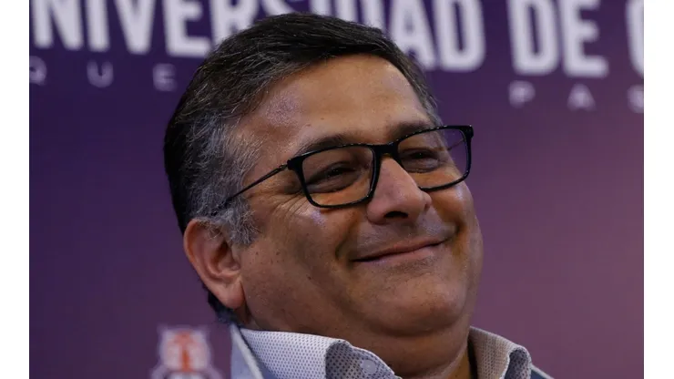 Ronald Fuentes fue gerente de la U y comentarista de radio ADN este año. Ahora vuelve a dirigir.