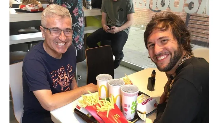 Jorge González con Gonzalo Yáñez disfrutando de alto guiso.