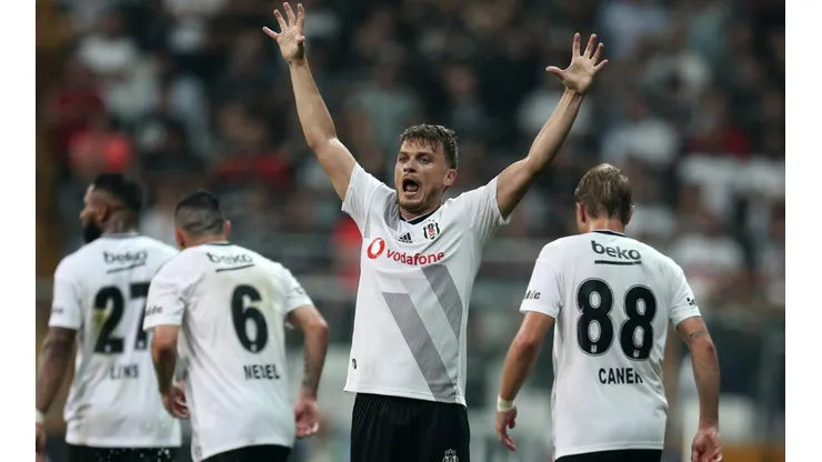 Medel fue titular nuevamente con Besiktas.