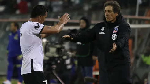 Esteban Paredes podría seguir su carrera en Colo Colo.