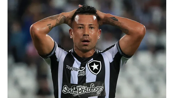 Leonardo Valencia no llegará a Colo Colo.