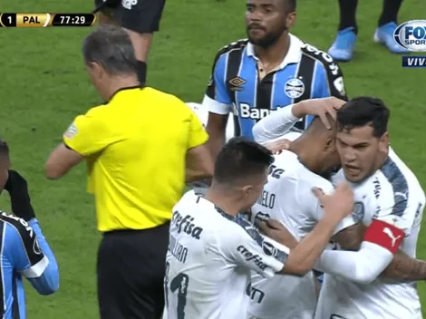 Expulsión: Felipe Melo llora desconsolado en la cancha