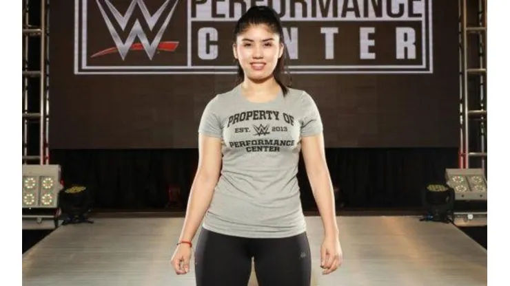 Jessy ya luce las indumentarias oficiales de la WWE