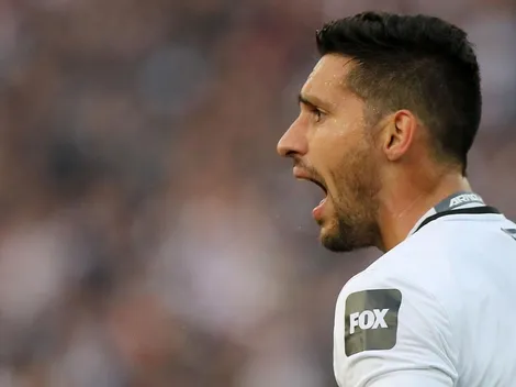 Insaurralde garabatea a medio mundo para que rieguen la cancha del Monumental