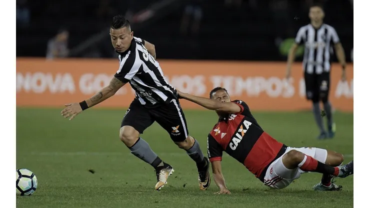 Leonardo Valencia en Botafogo. Colo Colo lo quiere.