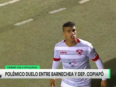 Jugador de Copiapó ofrece combos y escupe hinchas tras ser expulsado