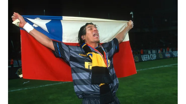 Salas ganó una Copa UEFA (hoy Europa League) con el Inter de Milán.
