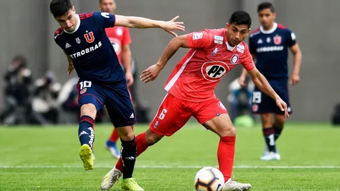 Nicolás Oroz ante Yonathan Andía en La Calera.