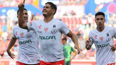 Claudio Baeza y Felipe Gallegos fueron protagonistas de la goleada del Necaxa ante el Santos Laguna (Foto: Twitter)