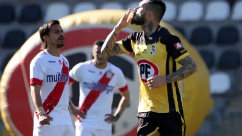 Pinilla festeja su doblete.