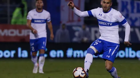 Otro problema para Gustavo Quinteros: Sebastián Saez es duda en la UC para duelo ante Everton (Foto: Agencia Uno)
