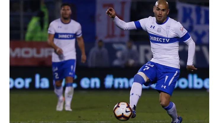 Otro problema para Gustavo Quinteros: Sebastián Saez es duda en la UC para duelo ante Everton (Foto: Agencia Uno)