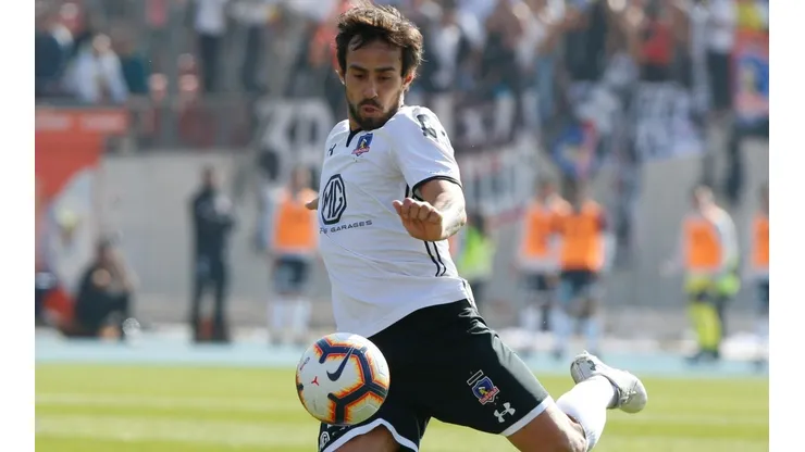 Valdivia a detalles de renovar por dos años en Colo Colo.