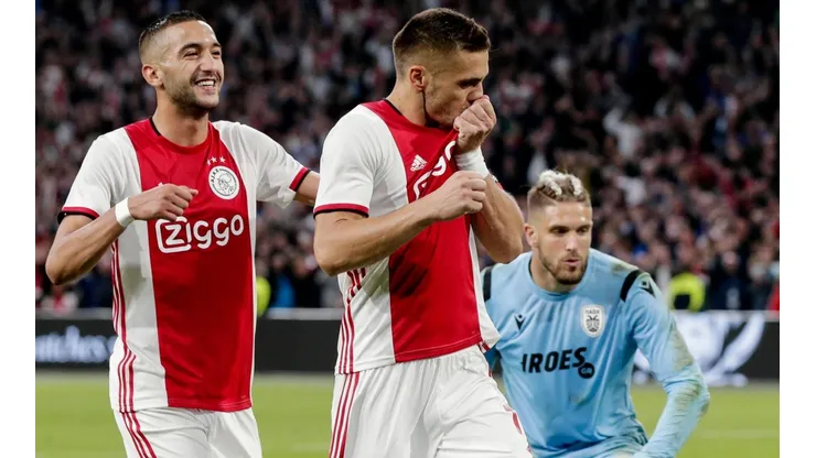 Tadic ejecutó tres penales y acertó dos ante los griegos.