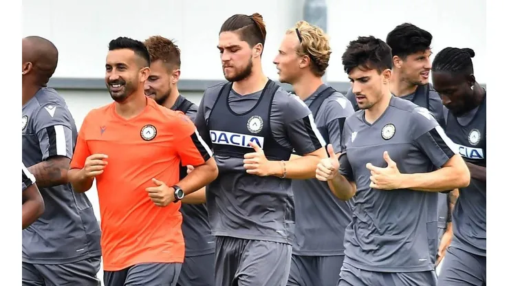 Francisco Sierralta sumó minutos en pretemporada con Udinese