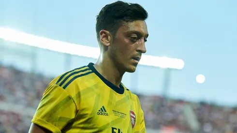 Ozil no estuvo presente en el primer juego de Premier League.