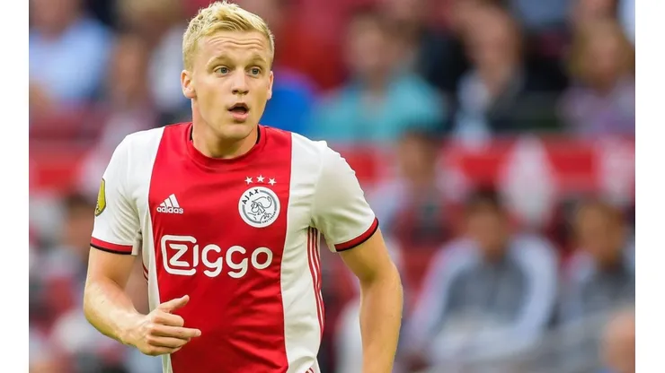 Van de Beek sería parte del once de Ajax.