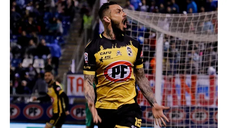 ¡Sorpresa en San Carlos! Mauricio Pinilla le gana a la defensa y pone el empate para Coquimbo (Foto: Agencia Uno)