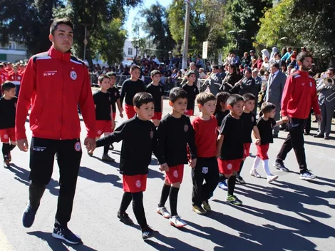 Unión San Felipe fue parte del desfile de aniversario de la ciudad