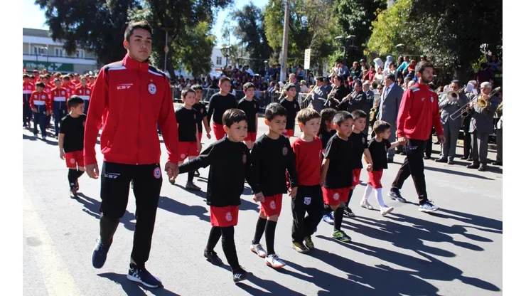 Los niños que pertenecen a cuatro divisiones inferiores de San Felipe participaron del desfile.