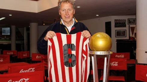 Cacho Malbernat con la mítica 6 del Pincha.