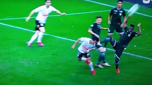 Patadón de Rafael Vaz.