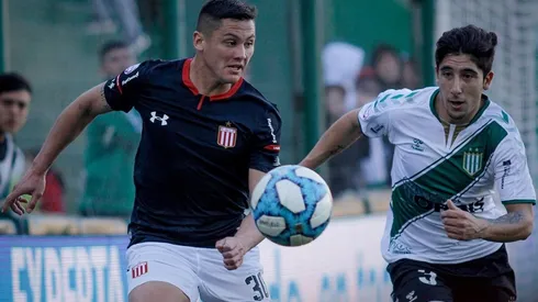 Juan Fuentes y el rol de los defensas: "Si se puede jugar, se puede, sino hay que sacarla a la m..." (Foto: Facebook Estudiantes de La Plata)