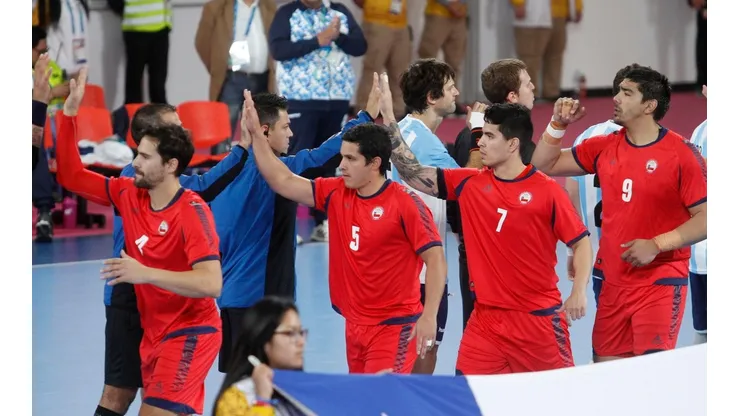 Tras la medalla de plata conseguida el lunes con el balonmano, el martes del Team Chile contempla debut y luchas por clasificación.