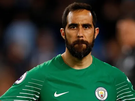 Bravo valora su juego con los pies: "La gente disfruta al ver a los arqueros del City"