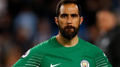 Claudio Bravo inició como titular la temporada en el Manchester City