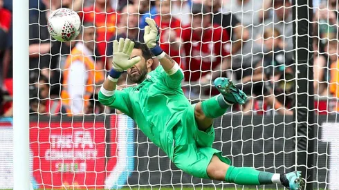 Claudio Bravo fue la figura en el primer título de la temporada para el City