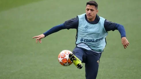 Alexis Sánchez reapareció con su fútbol por Manchester United
