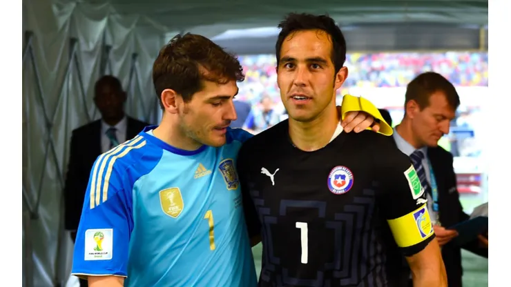 El emotivo mensaje de Iker Casillas a Claudio Bravo: "Se puede volver después de tanto tiempo y estar a un gran nivel" (Foto: Getty Images)
