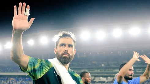 Formaciones: Claudio Bravo es titular en el Manchester City para buscar la Community Shield ante el Liverpool