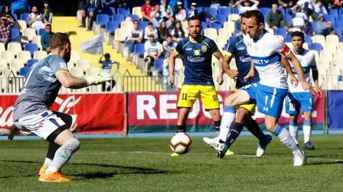 ¡Otro más del Chapa! José Pedro Fuenzalida repite y pone el 2-0 ante la U. de Concepción (Foto: Agencia Uno)