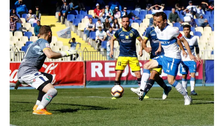 ¡Otro más del Chapa! José Pedro Fuenzalida repite y pone el 2-0 ante la U. de Concepción (Foto: Agencia Uno)