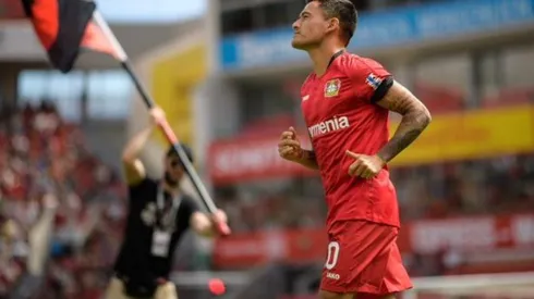 Charles Aránguiz vuelve a sumar minutos en derrota del Bayer Leverkusen ante el Valencia (Foto: Twitter @bayer04_es)
