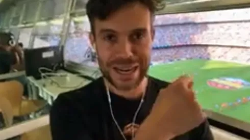 Ovación para Arturo Vidal en el Camp Nou