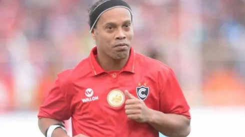 Equipo peruano quiere a Ronaldinho entre sus filas