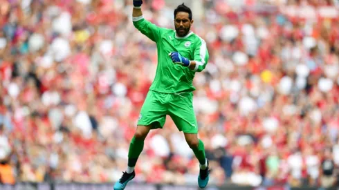 Claudio Bravo se lució en la final por el Community Shield