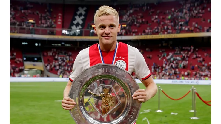 Van de Beek se acerca al Madrid
