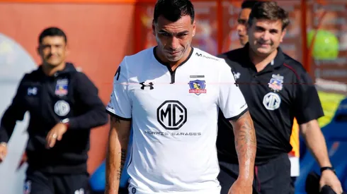 Salas y elogios al cumpleañero Paredes.