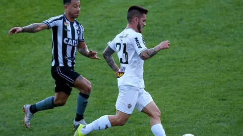 Botafogo, con Leo Valencia en cancha, queda fuera de Copa Sudamericana tras caer en Atlético Mineiro (Foto: Getty Images)
